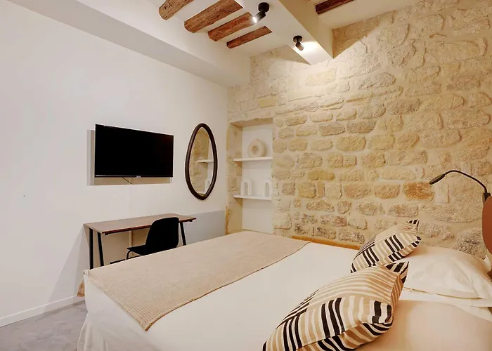 Apartment Spacious - 4br-10p - Place Des Vosges